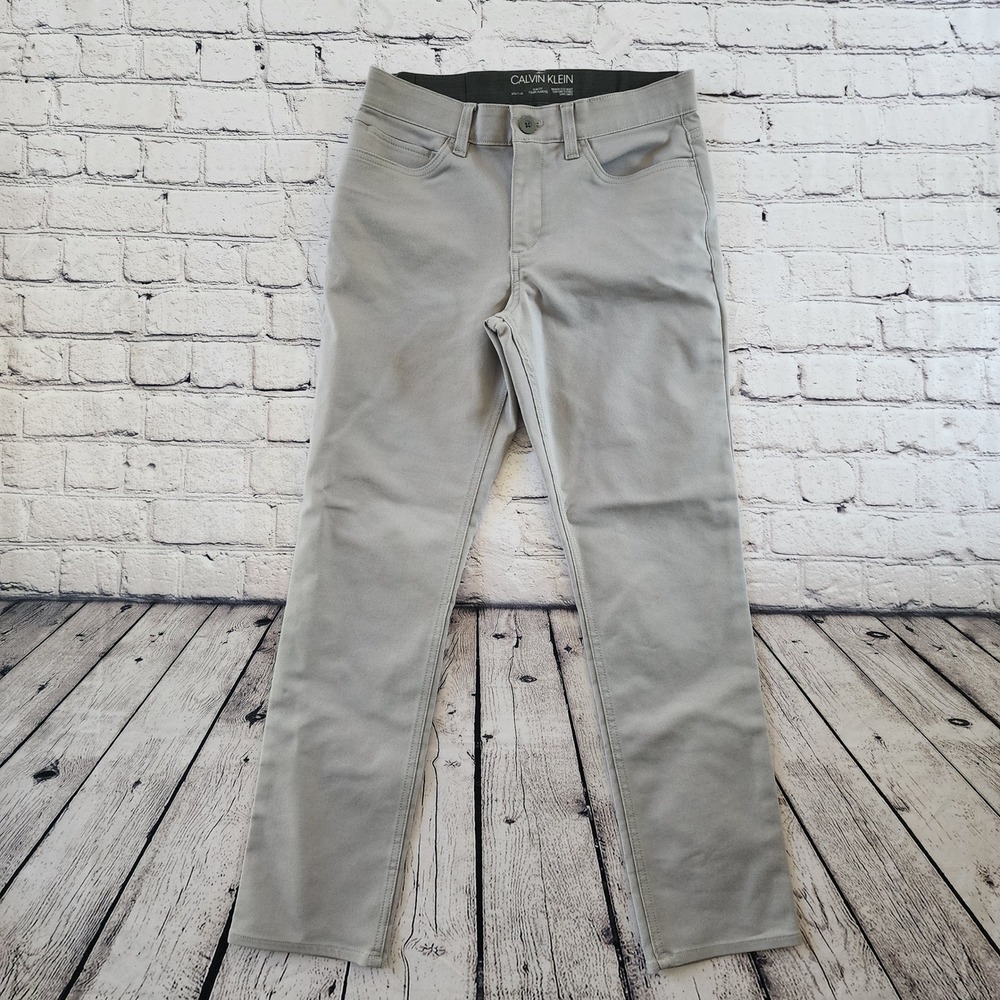 Calvin Klein Mens Slim Fit Infinite Flex Waist Chino Pants Gray 30x30